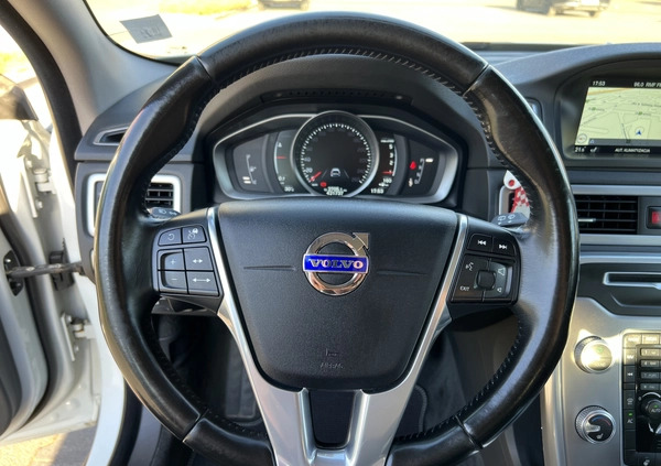 Volvo V70 cena 38000 przebieg: 421800, rok produkcji 2015 z Kraków małe 781